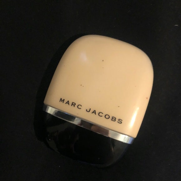 Marc Jacobs Shameless Foundation Fair - Picture 3 of 4